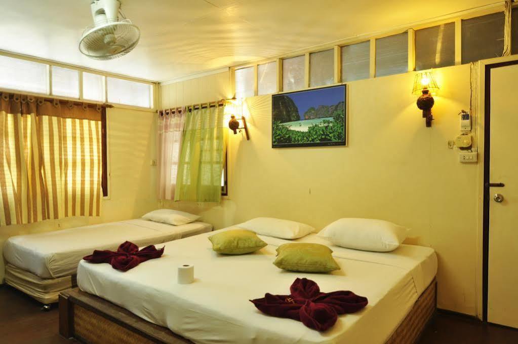 Hostel Pp October House Ko Phi Phi Zewnętrze zdjęcie
