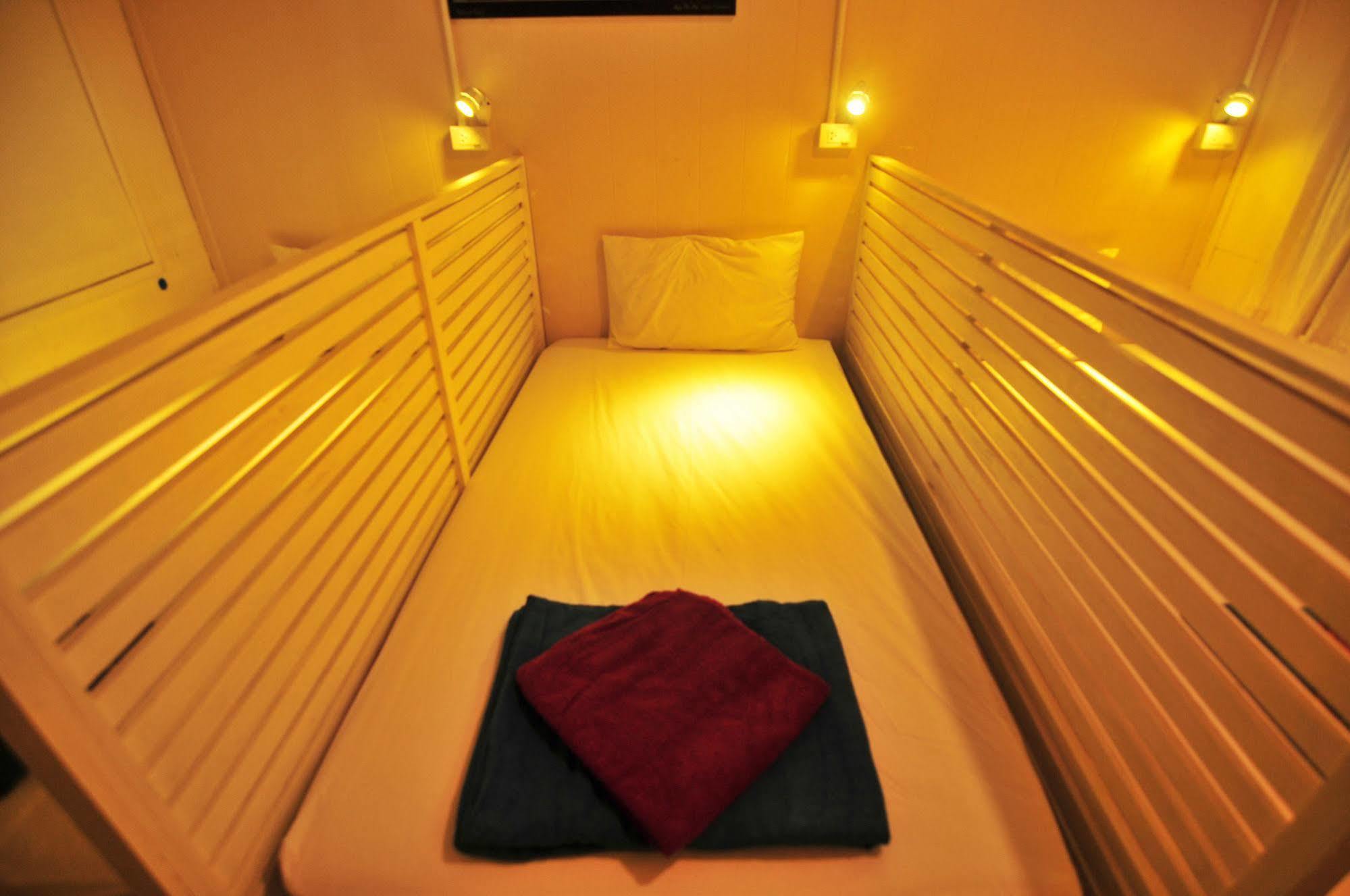 Hostel Pp October House Ko Phi Phi Zewnętrze zdjęcie